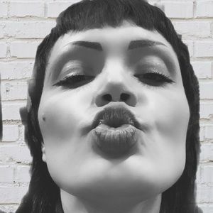 Meet your Posher, Natalia